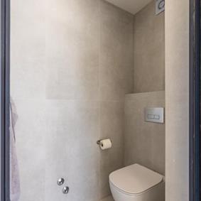 4 bedroom villa with heated pool and sea view in Vinišće, sleeps 8